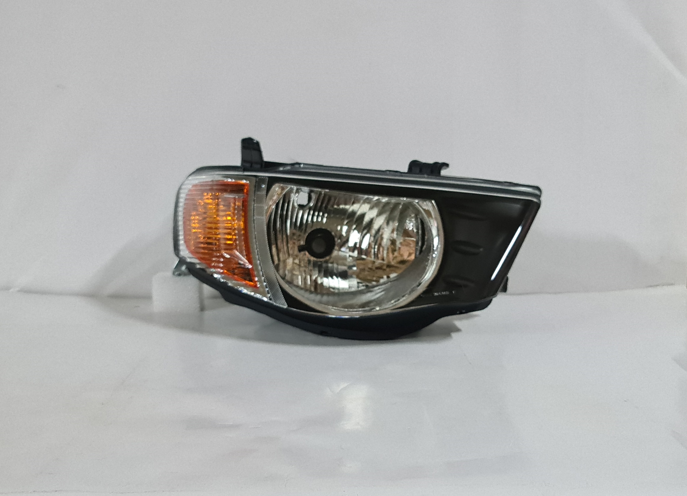  Triton L200 2005-2014 Right side Head light lamp 